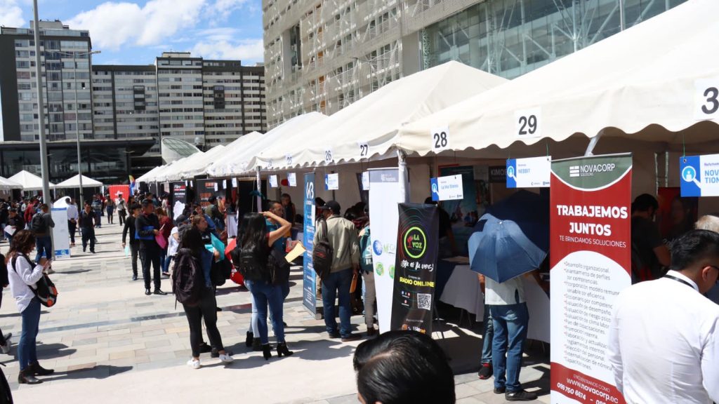 stands feria de empleo ReActívate