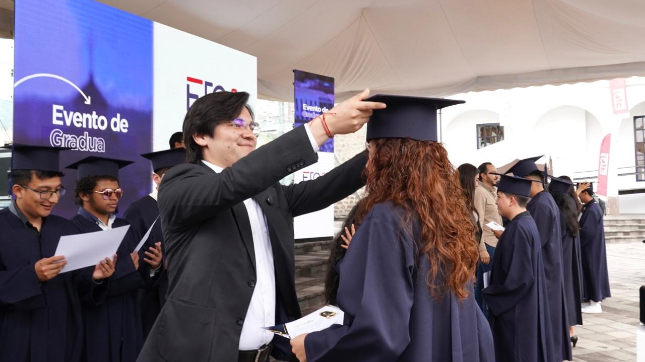 Inclusión y equidad: 73 jóvenes se gradúan en la Escuela Taller Quito